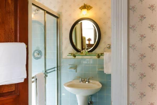 Solomons Victorian Inn ภายนอก รูปภาพ